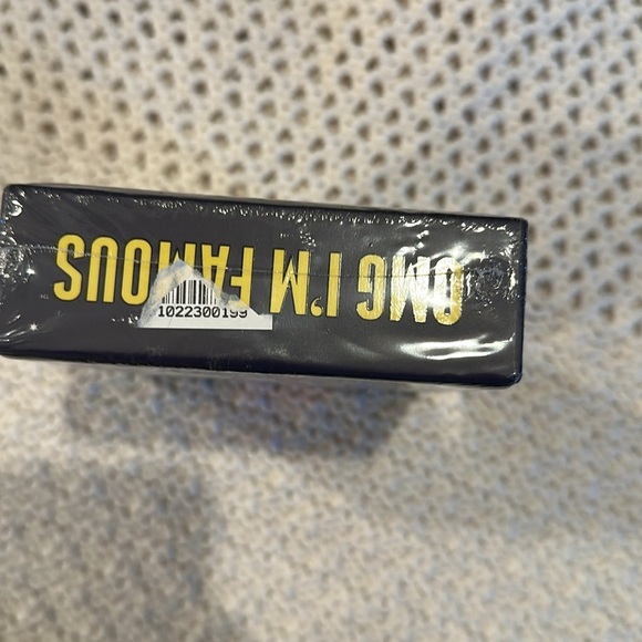 OMG I'm Famous Party Game - Picture 5 of 5